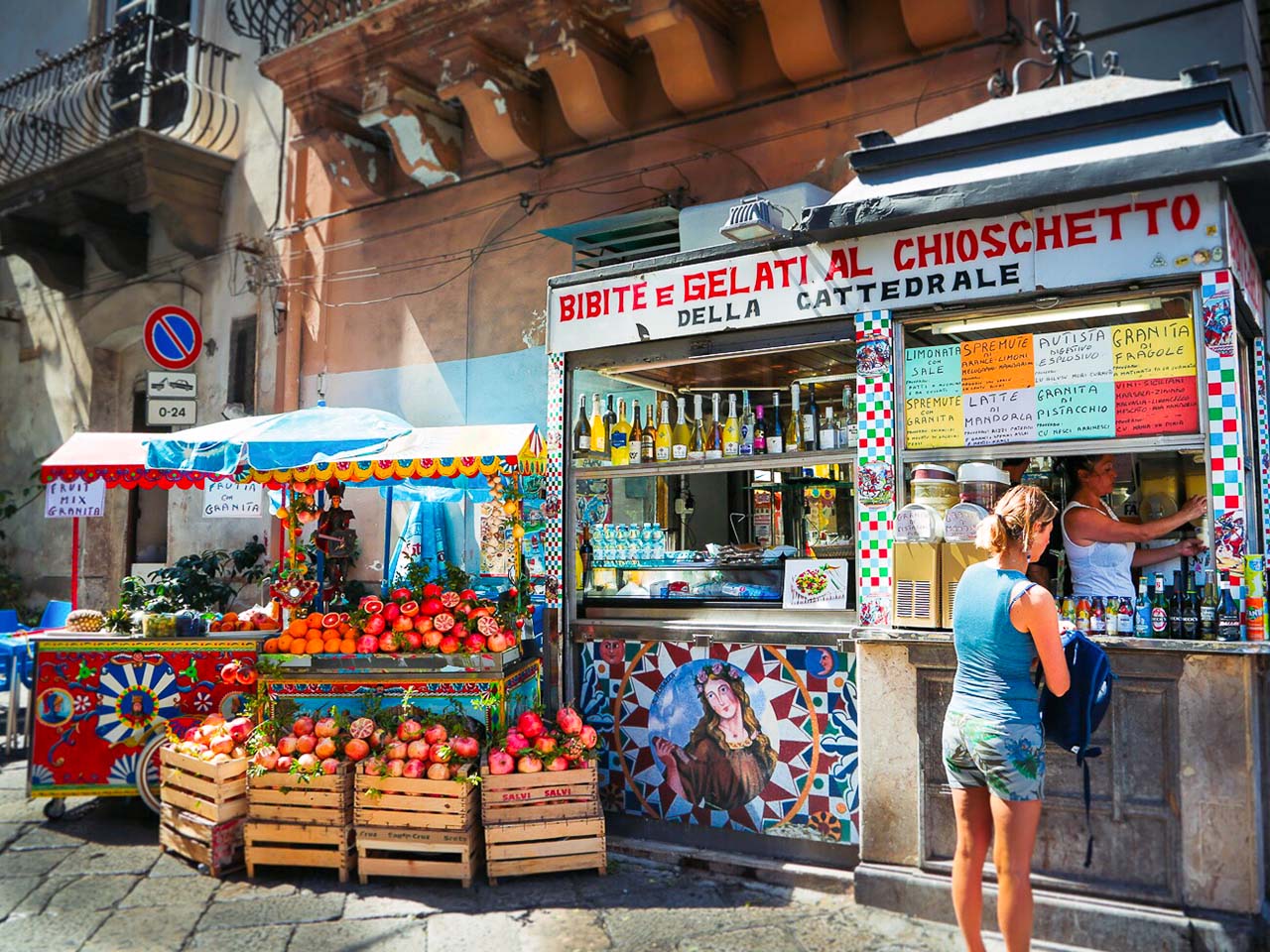 drinks and ice cream kiosk in Palermo with carts with fruit and granita